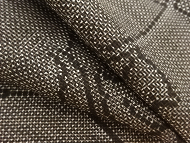  葡萄唐草模様織り出し本場泥大島紬着物(5マルキ)